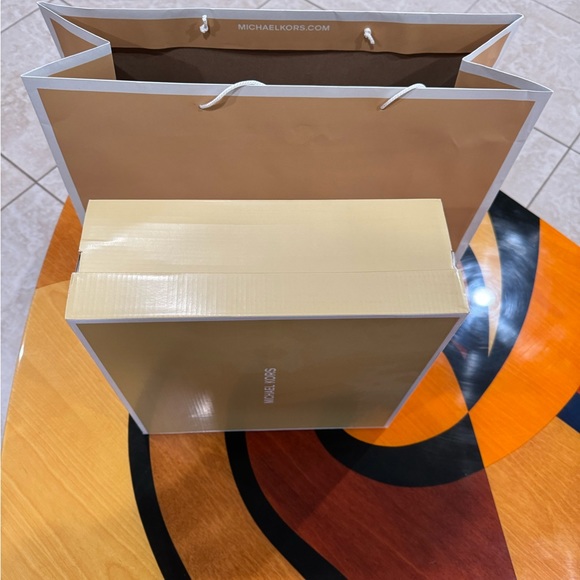 Michael Kors - Picture 6 of 10